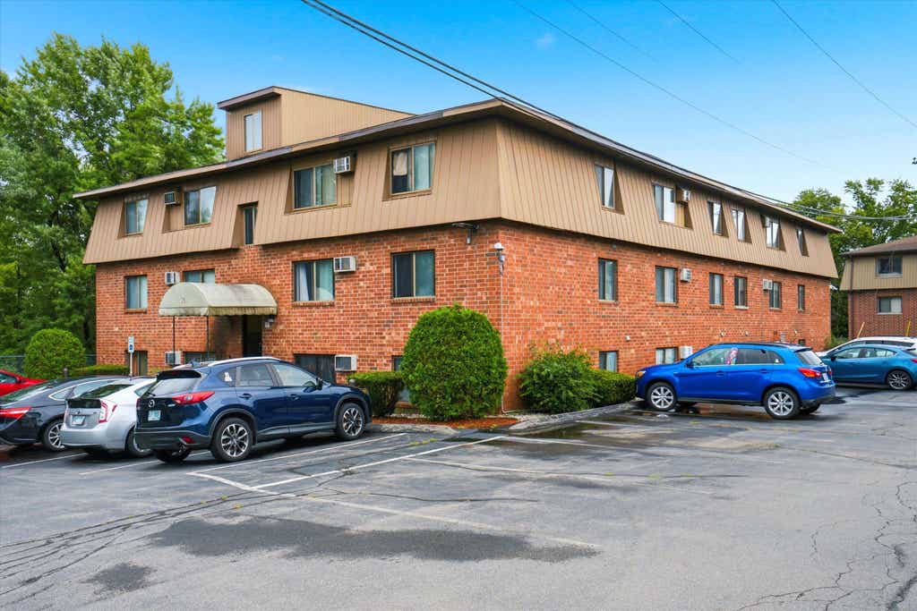 Photo of 75 Log Street #1A, Manchester, NH 03102 (MLS # 5104444)