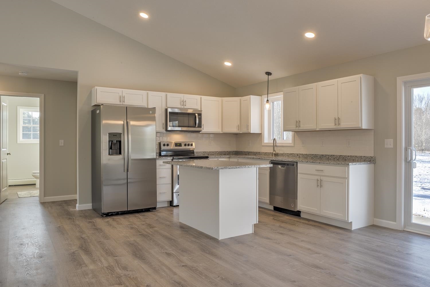 6 Asheley Avenue 28
