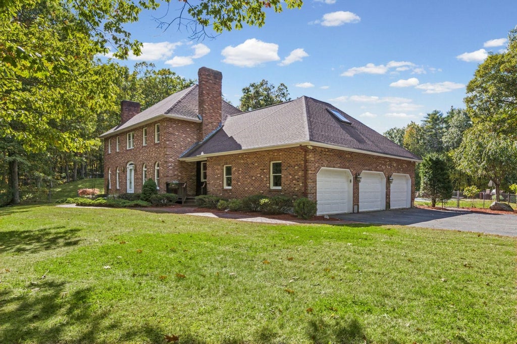 Photo of 65 Gulf Road, Derry, NH 03038 (MLS # 5114361)
