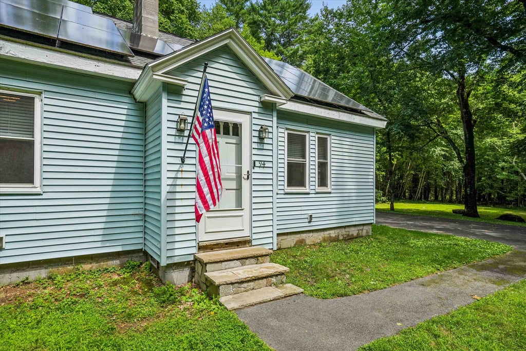 Photo of 94 Old Amherst Road, Mont Vernon, NH 03057 (MLS # 5103639)