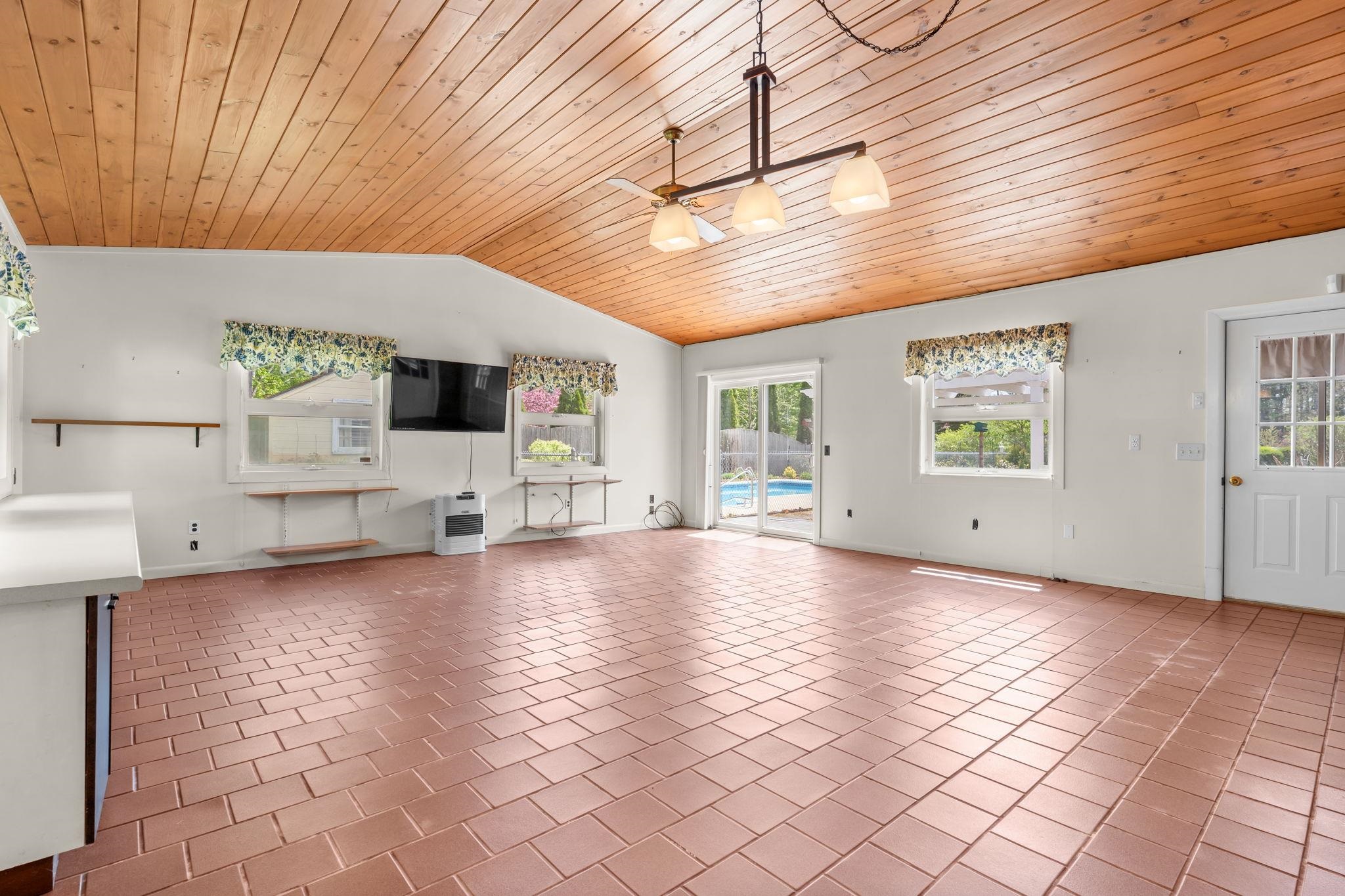 5 Courtland Drive