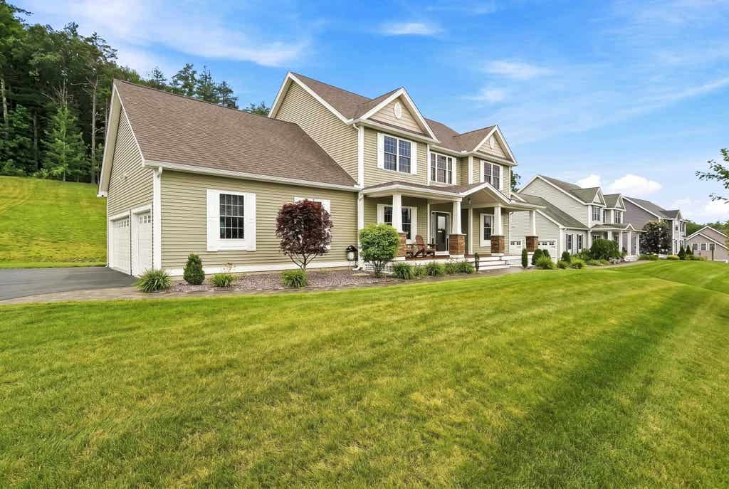 Photo of 19 Beechwood Road, Salem, NH 03079 (MLS # 5103269)