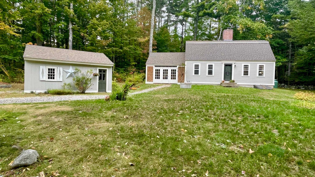 Photo of 6 Marisue Terrace, Tuftonboro, NH 03816 (MLS # 5112265)
