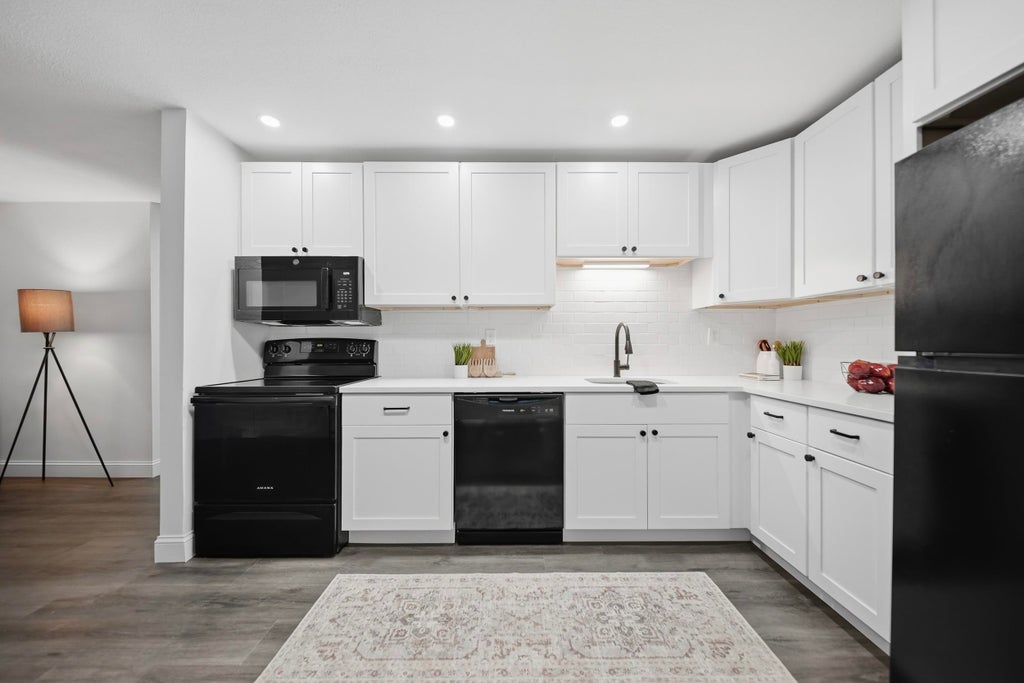 Photo of 152 Capitol Hill Drive #L, Londonderry, NH 03053 (MLS # 5108593)