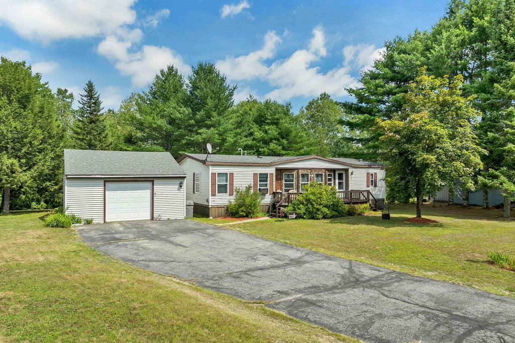 Photo of 61 Eagles Way, Alton, NH 03809 (MLS # 5102192)