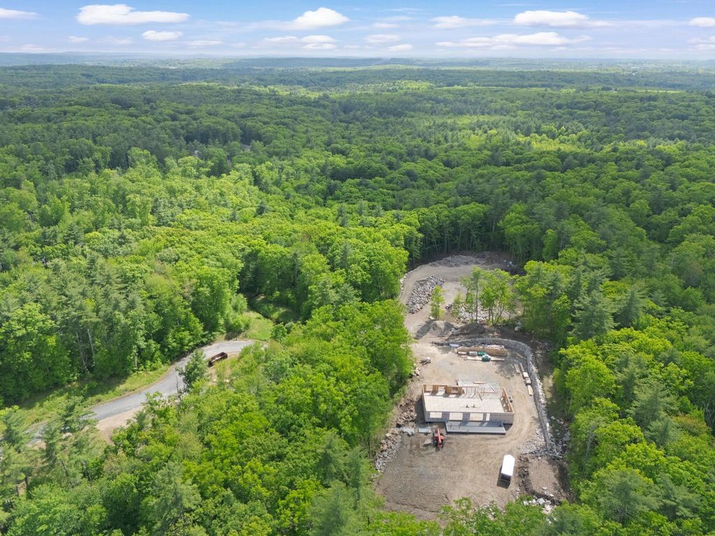 Photo of 60 Boxwood Drive, Auburn, NH 03032 (MLS # 5094219)