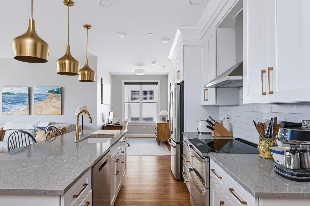 Photo of 99 Foundry Place #305, Portsmouth, NH 03801 (MLS # 5113696)