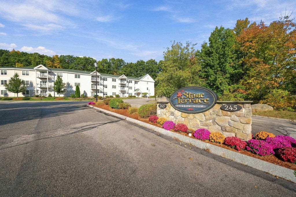Photo of 245 Edward J. Roy Drive #218, Manchester, NH 03104 (MLS # 5114100)