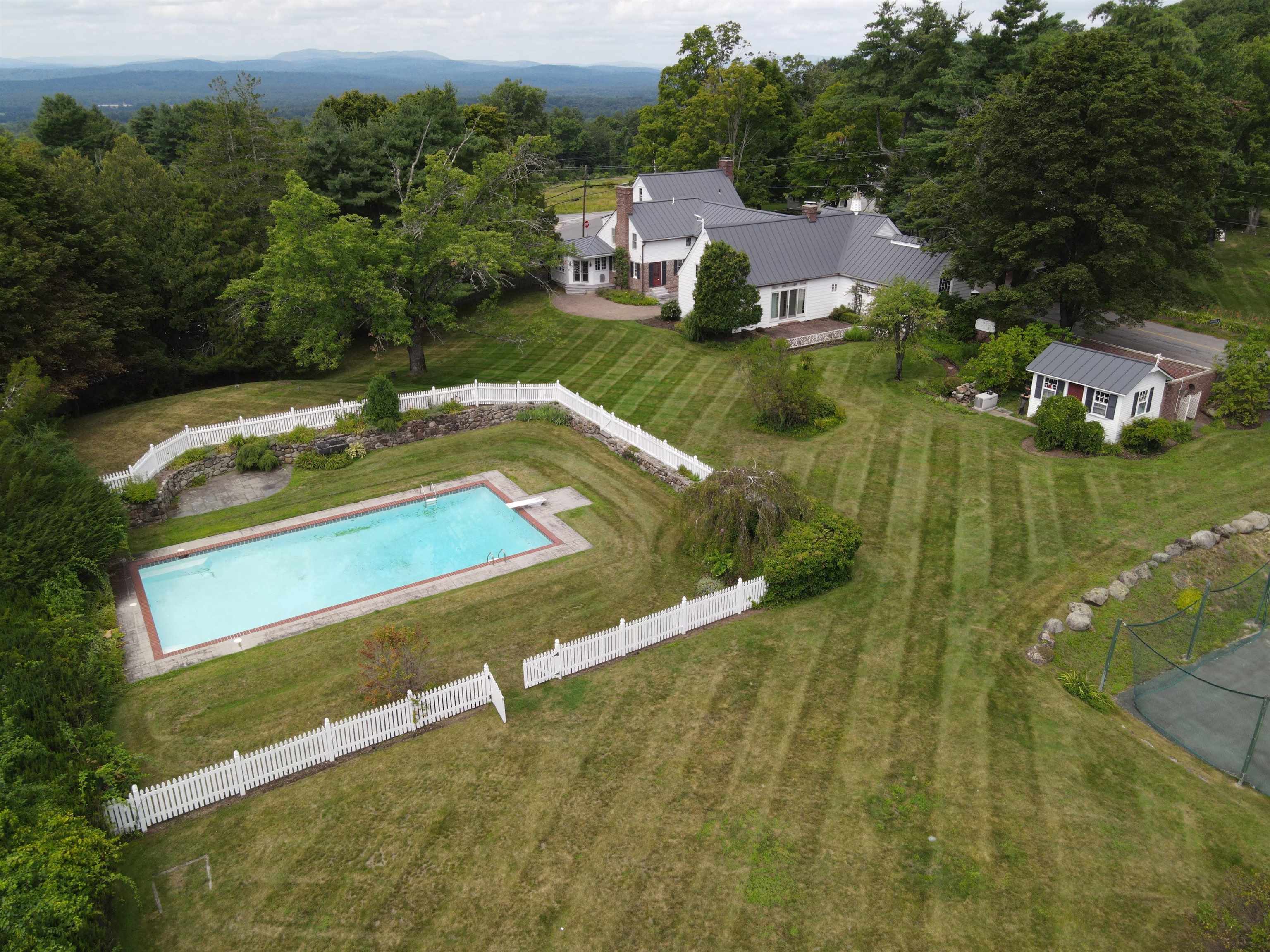 16 Gould Hill Road
