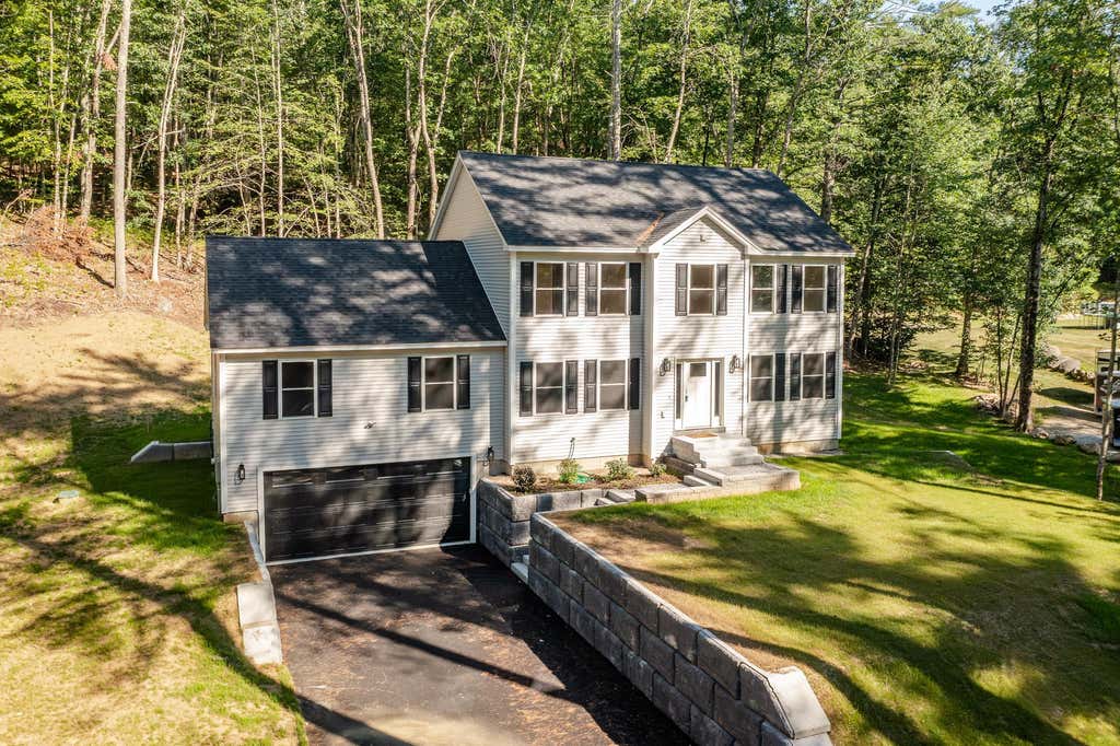 Photo of 152 Brewster Road, Barrington, NH 03825 (MLS # 5086419)