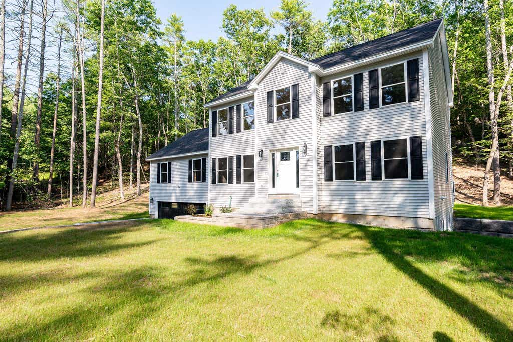 Photo of 152 Brewster Road, Barrington, NH 03825 (MLS # 5086419)