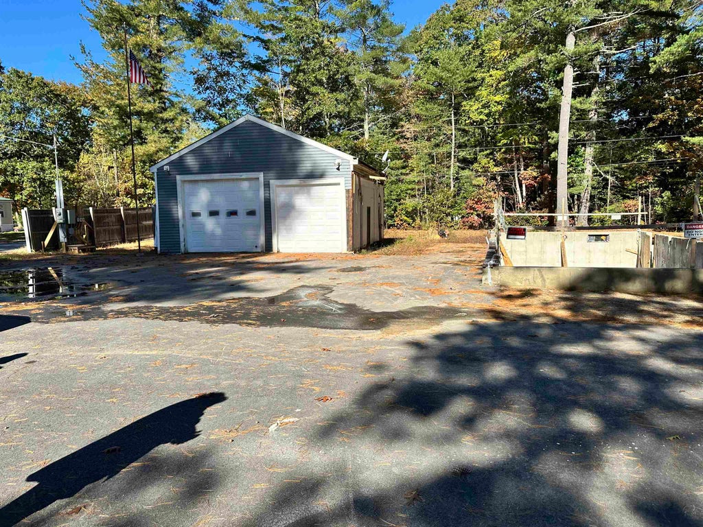 Photo of 33 Mill Pond Road, Epping, NH 03042 (MLS # 5115286)