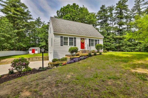 Photo of 3 Evergreen Drive, Hudson, NH 03051 (MLS # 5094127)