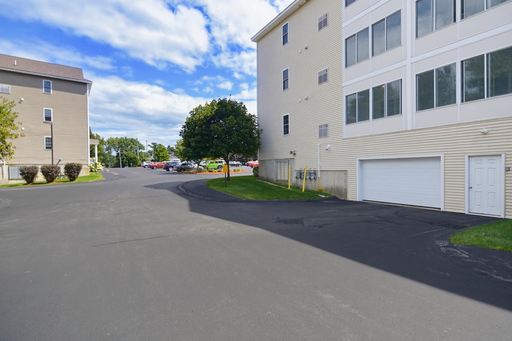Photo of 65 Fordway Extension #3108, Derry, NH 03038 (MLS # 5106875)