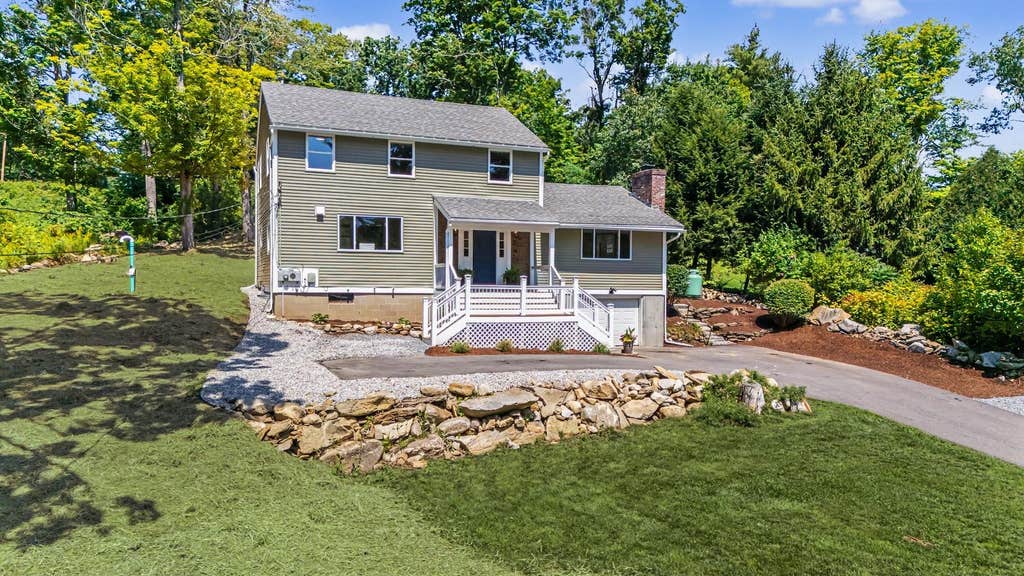 Photo of 11 Wood Lane, Hollis, NH 03049 (MLS # 5104122)