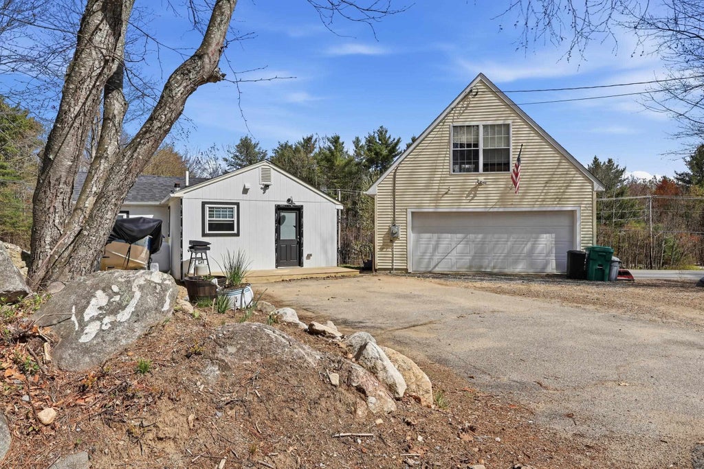 Photo of 1 Ruonala Road, Brookline, NH 03033 (MLS # 5104725)