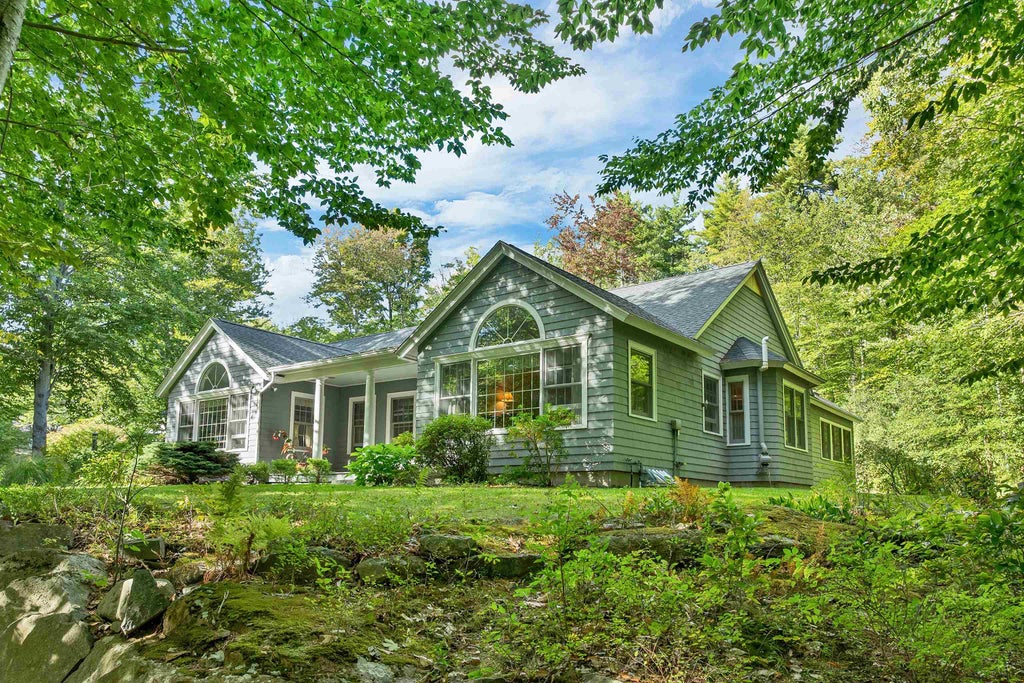 Photo of 36 Campfire Circle, Alton, NH 03809 (MLS # 5111544)