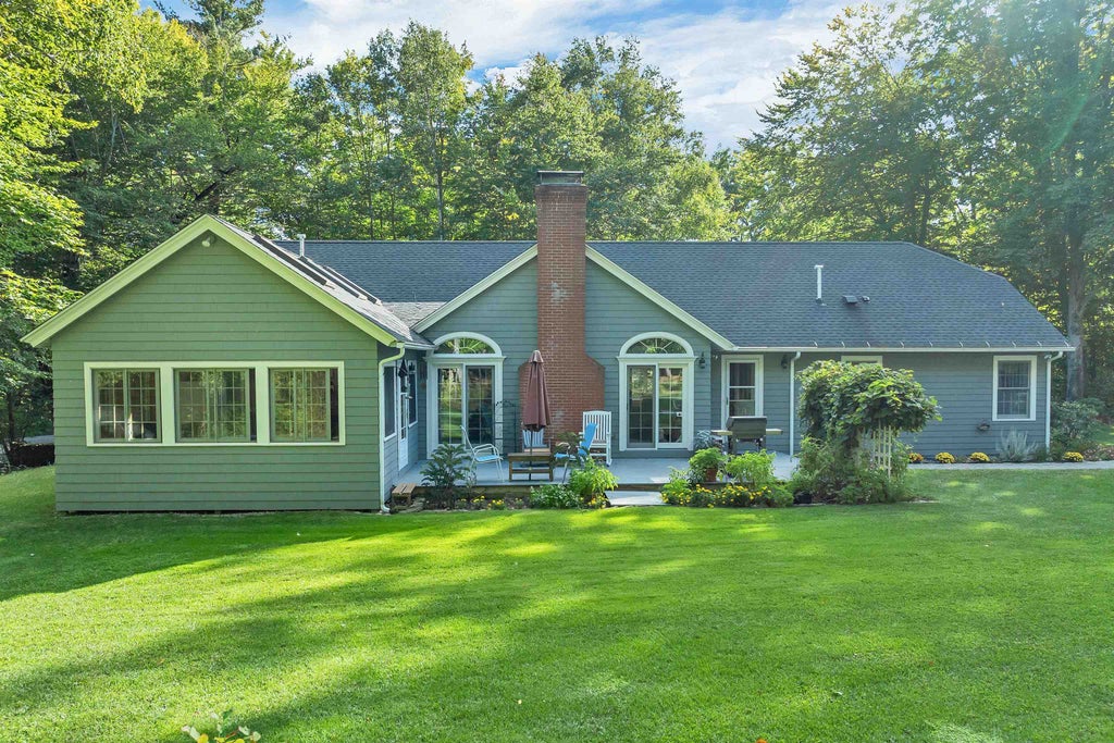 Photo of 36 Campfire Circle, Alton, NH 03809 (MLS # 5111544)