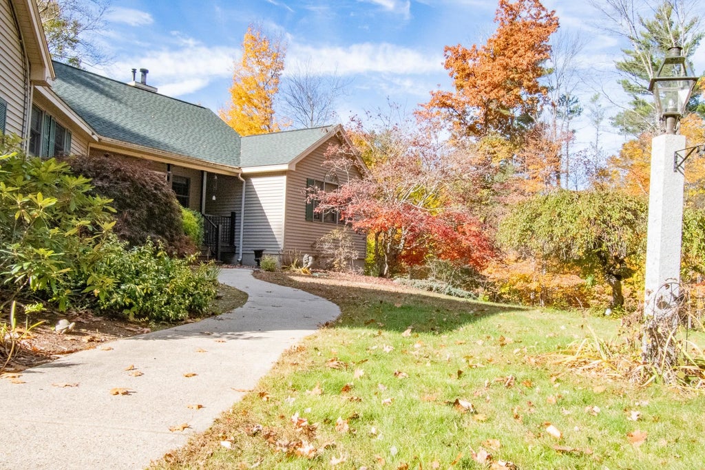 Photo of 78 Mountain Road, Goffstown, NH 03045 (MLS # 5115832)