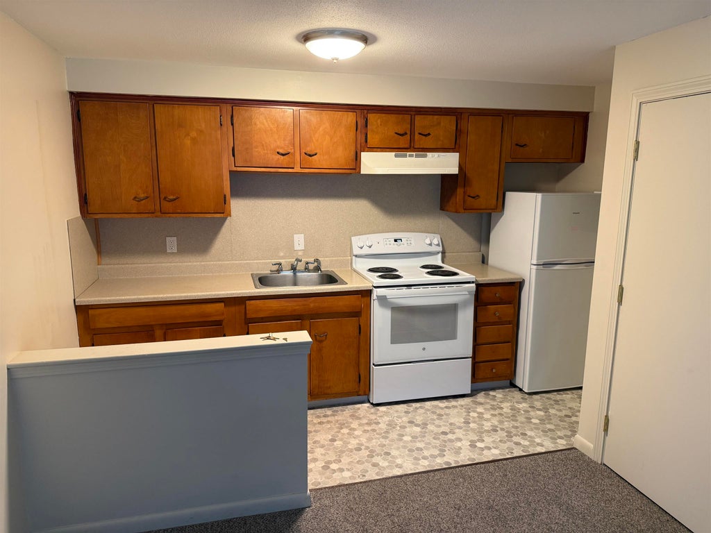Photo of 2 Grand Avenue, Nashua, NH 03060 (MLS # 5113147)