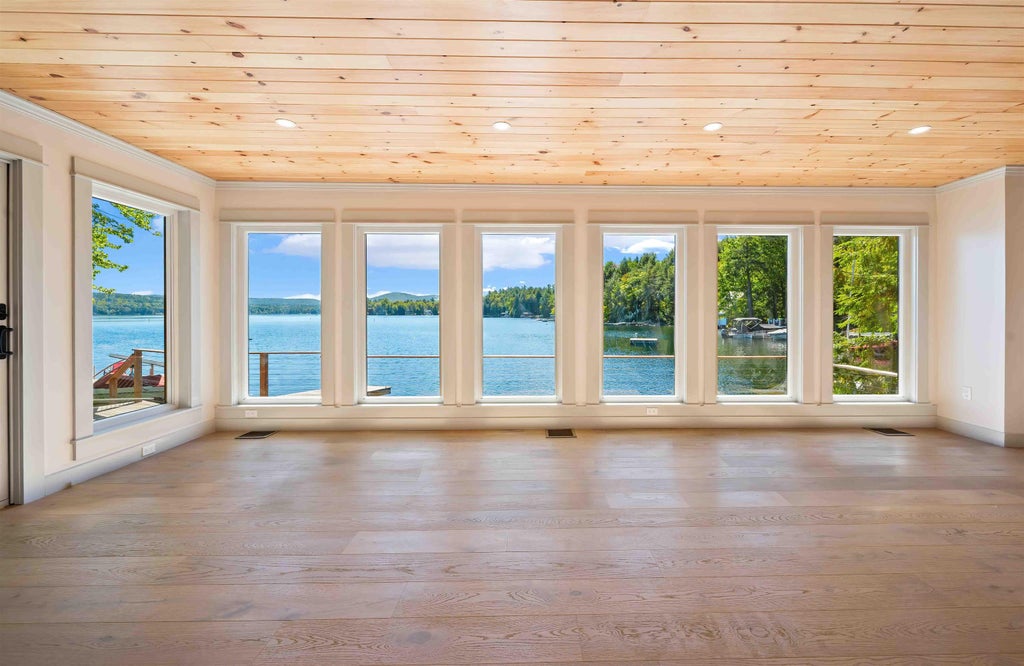 Photo of 253 Lake Avenue, Sunapee, NH 03782 (MLS # 5110235)