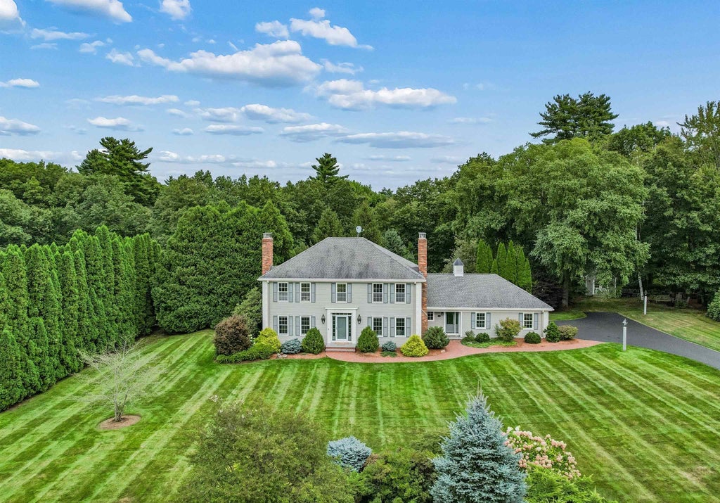 Photo of 10 Puritan Drive, Bedford, NH 03110 (MLS # 5112589)