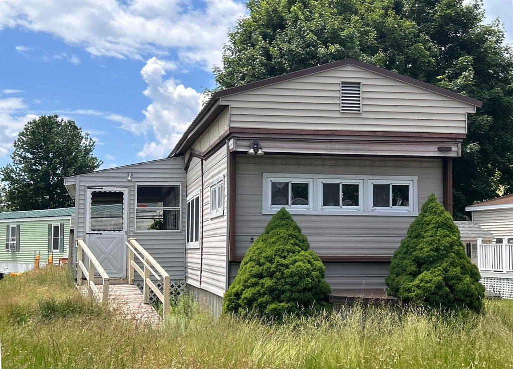Photo of 3 Willow Street, Exeter, NH 03833 (MLS # 5094300)