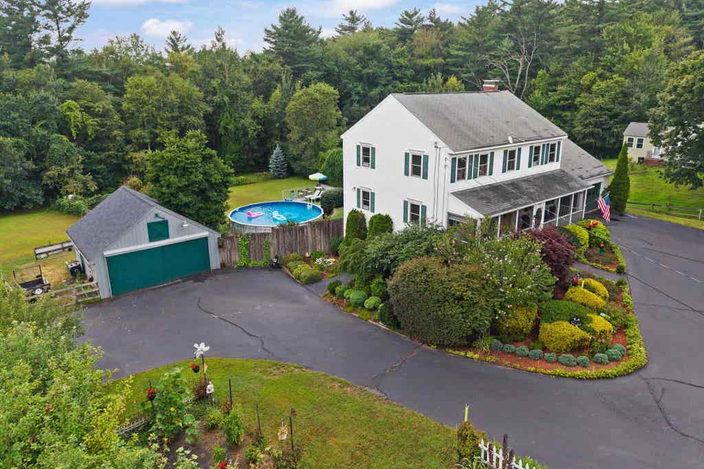Photo of 438 Pembroke Street, Pembroke, NH 03275 (MLS # 5105861)