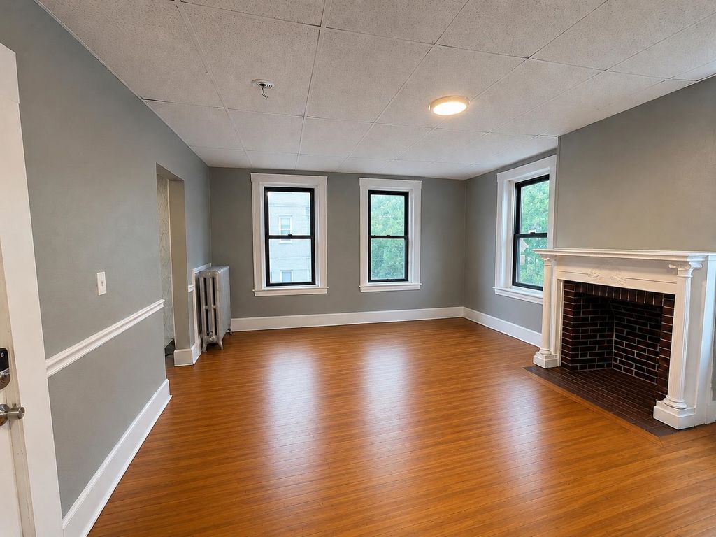 Photo of 1012 Vernon Street #301, Keene, NH 03431 (MLS # 5090026)