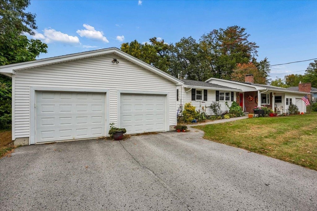 Photo of 33 Cedar Street, Hudson, NH 03051 (MLS # 5114524)