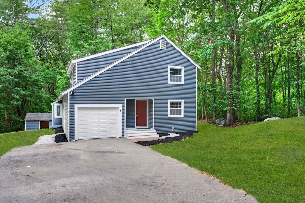 Photo of 29 CUNNINGHAM Drive, Derry, NH 03038 (MLS # 5094248)