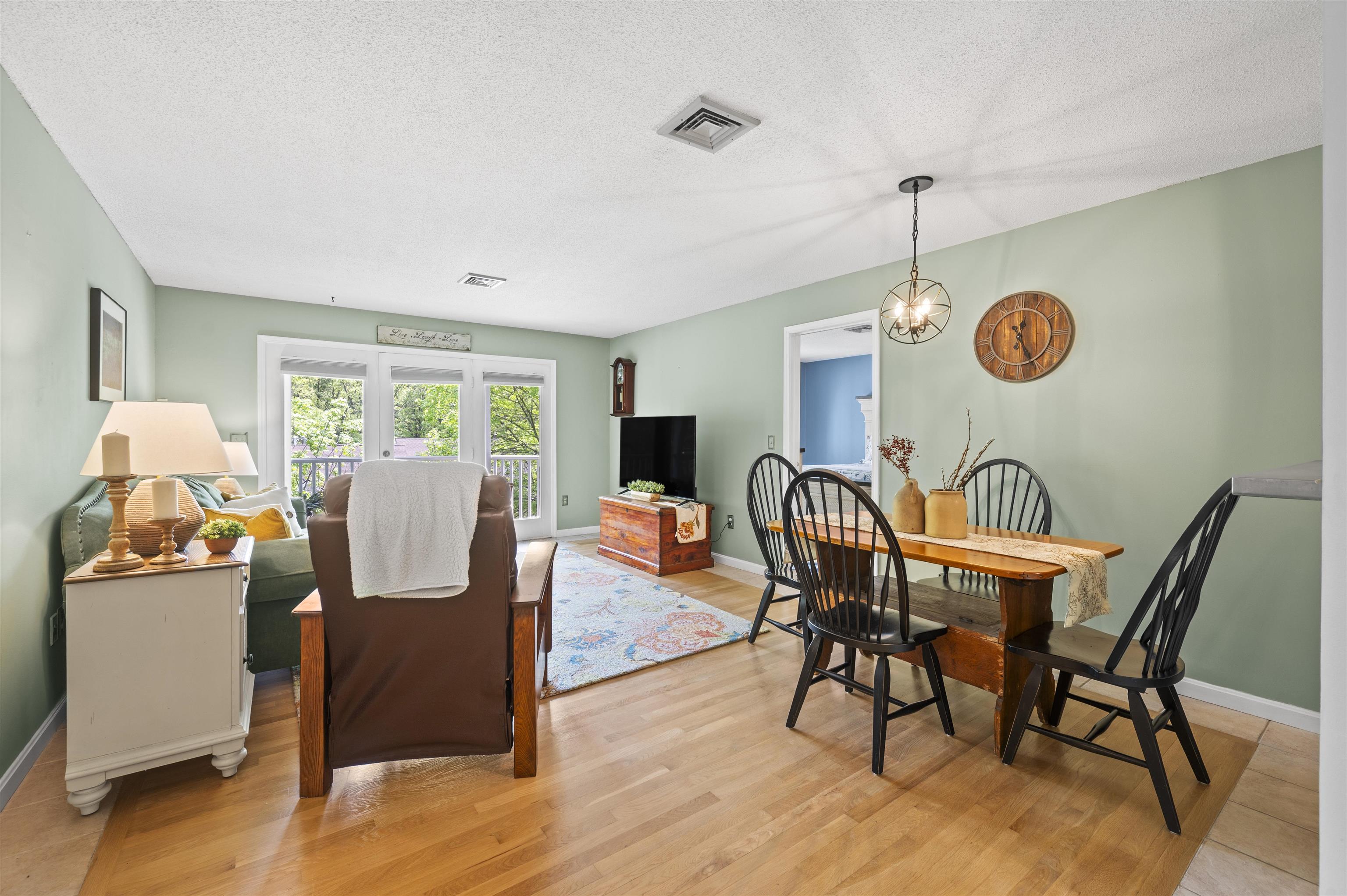690 S Porter Street 31