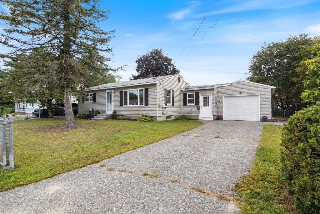 Photo of 27 Ritter Street, Nashua, NH 03060 (MLS # 5108638)