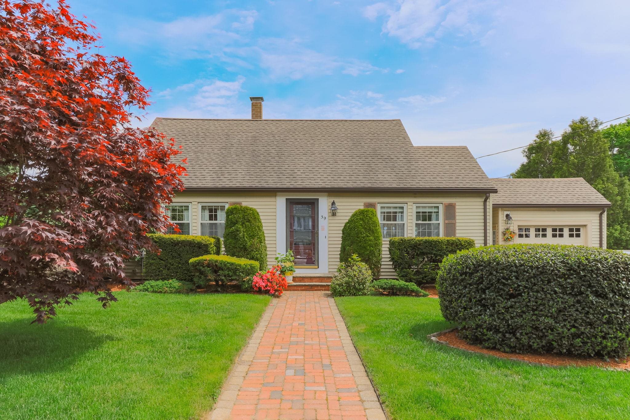 39 Dearborn Avenue