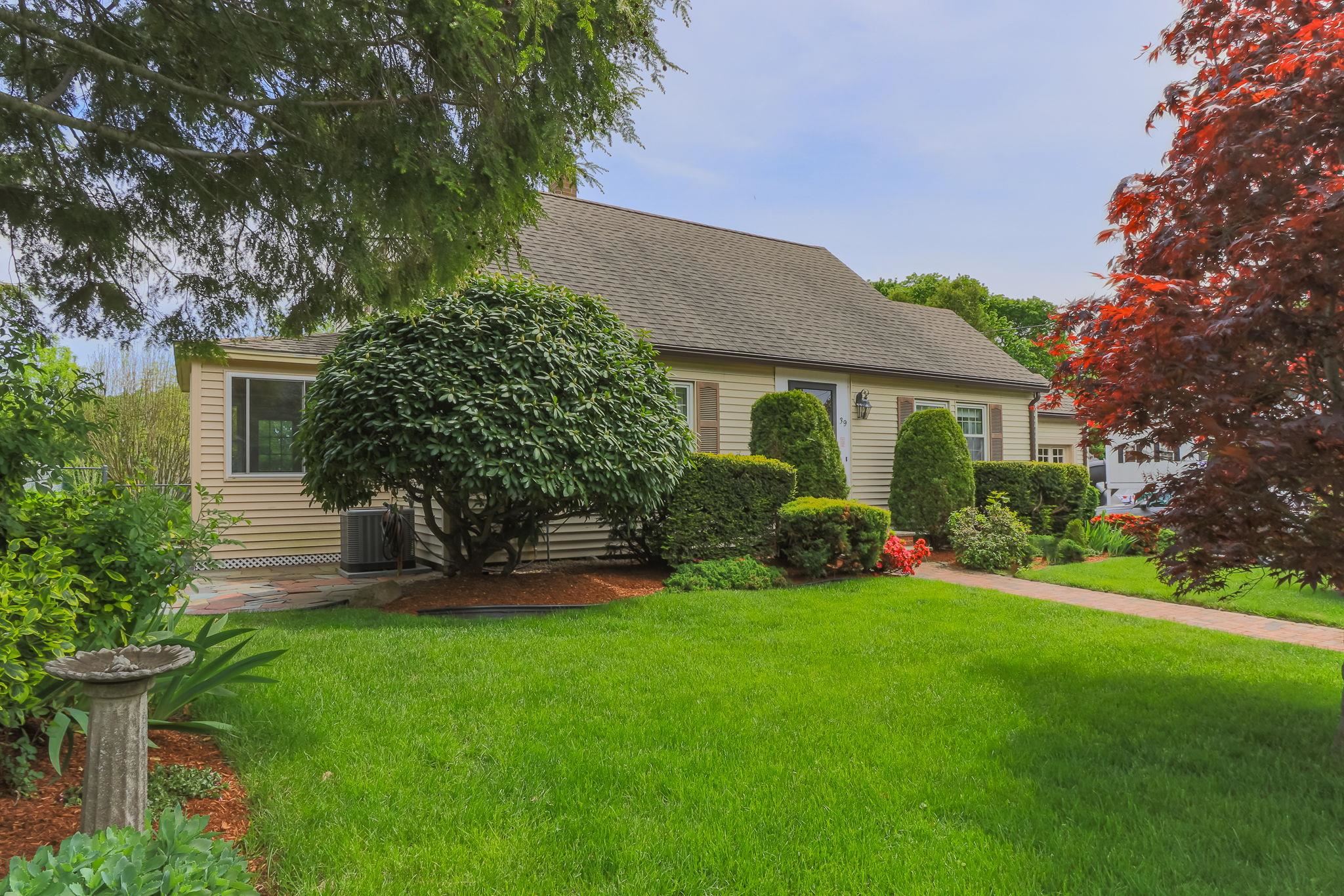 39 Dearborn Avenue
