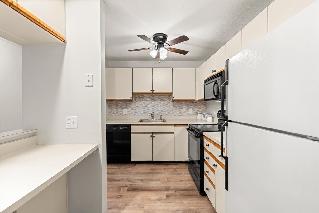 Photo of 2 Timberwood Drive #306, Goffstown, NH 03045 (MLS # 5107137)