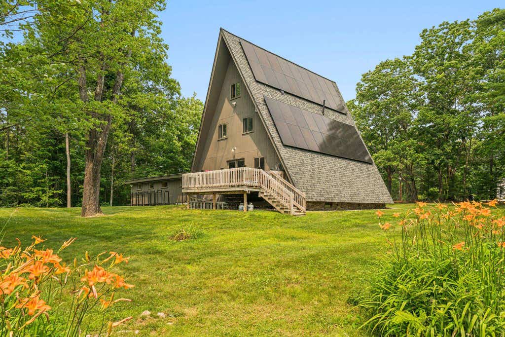 Photo of 105 East Mountain Road, Newport, NH 03773 (MLS # 5098257)