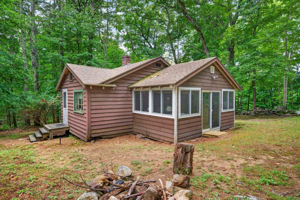 Photo of 425 Narrows Road, Barnstead, NH 03225 (MLS # 5103771)