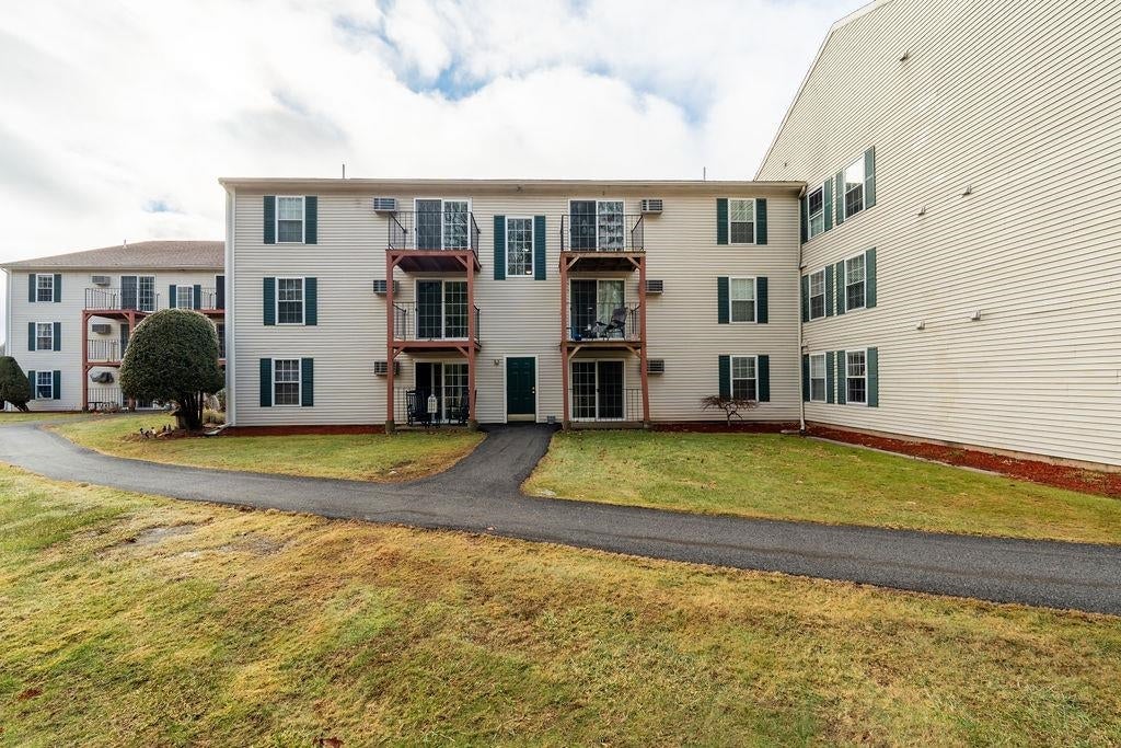 Photo of 1703 White Cedar Boulevard, Portsmouth, NH 03801 (MLS # 5075200)