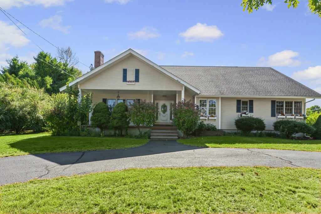 Photo of 3 Stackpole Road, Somersworth, NH 03878 (MLS # 5111530)