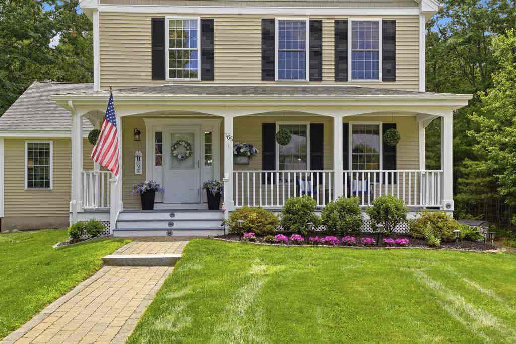 Photo of 165 South Ridge Drive, Manchester, NH 03109 (MLS # 5096802)