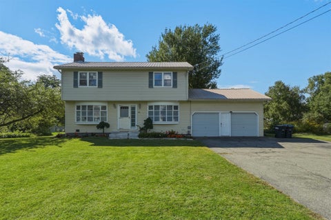 Photo of 890 Essex Road, Williston, VT 05495 (MLS # 5109243)