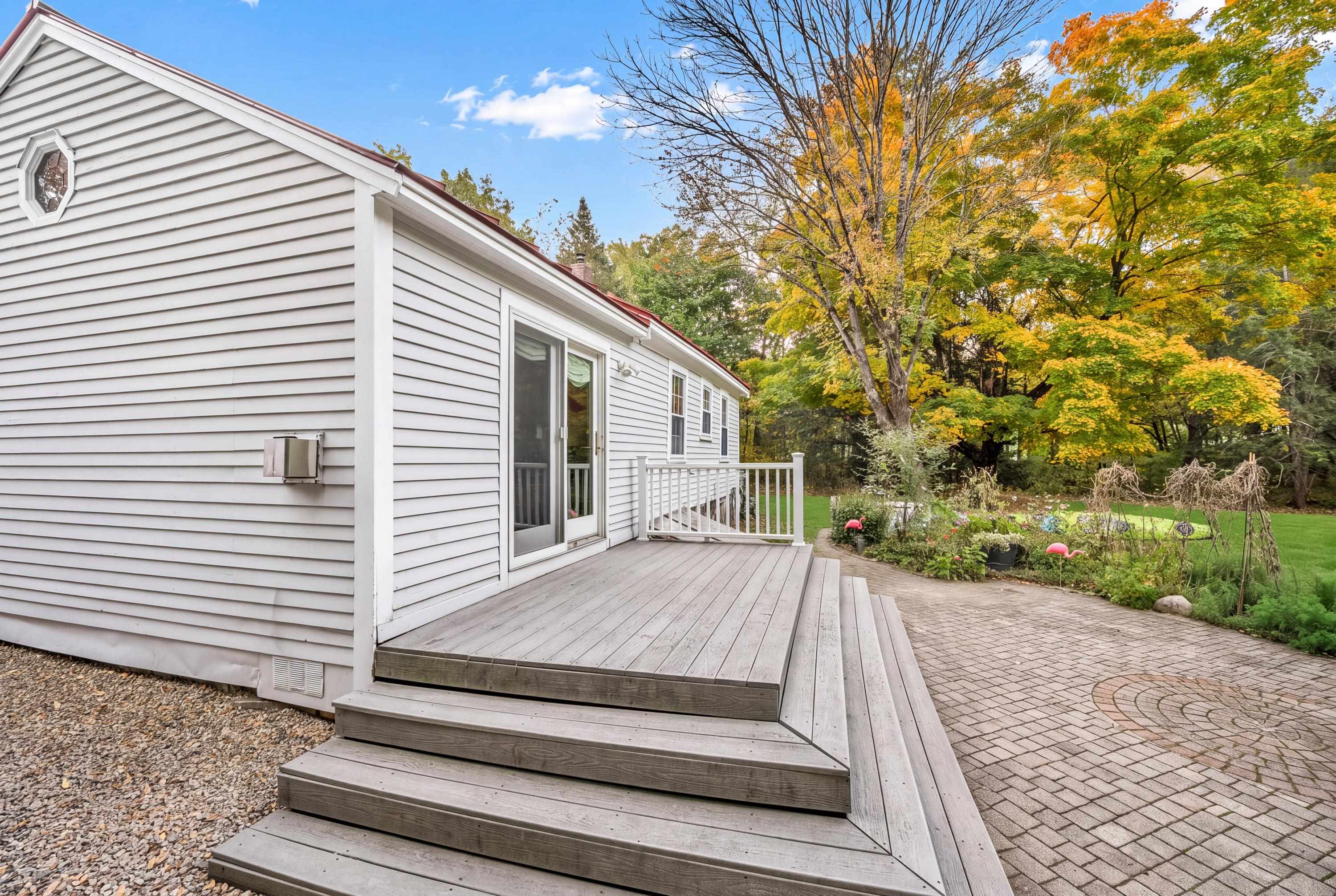 22 Cobbetts Pond Road