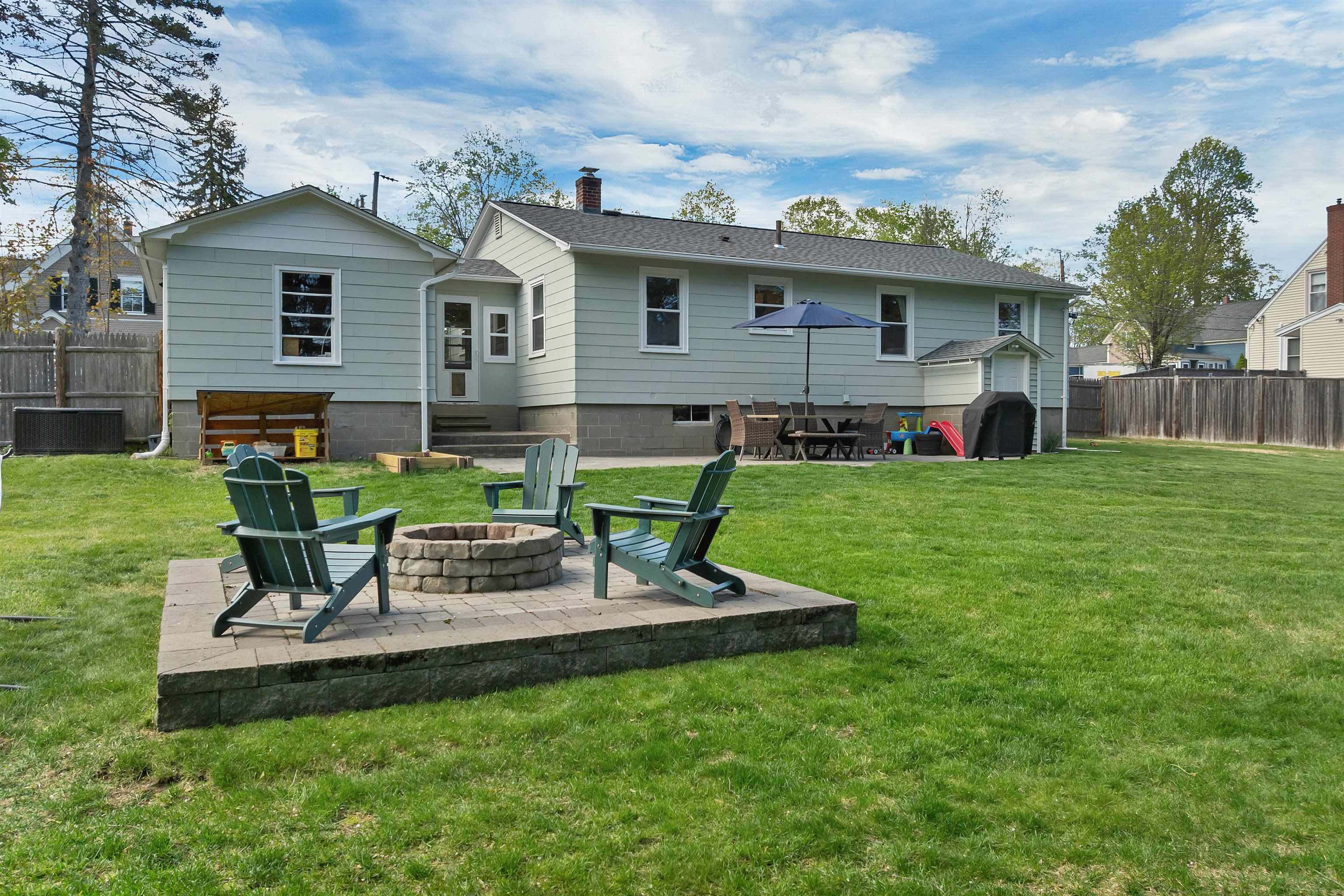 7 Pleasant Street