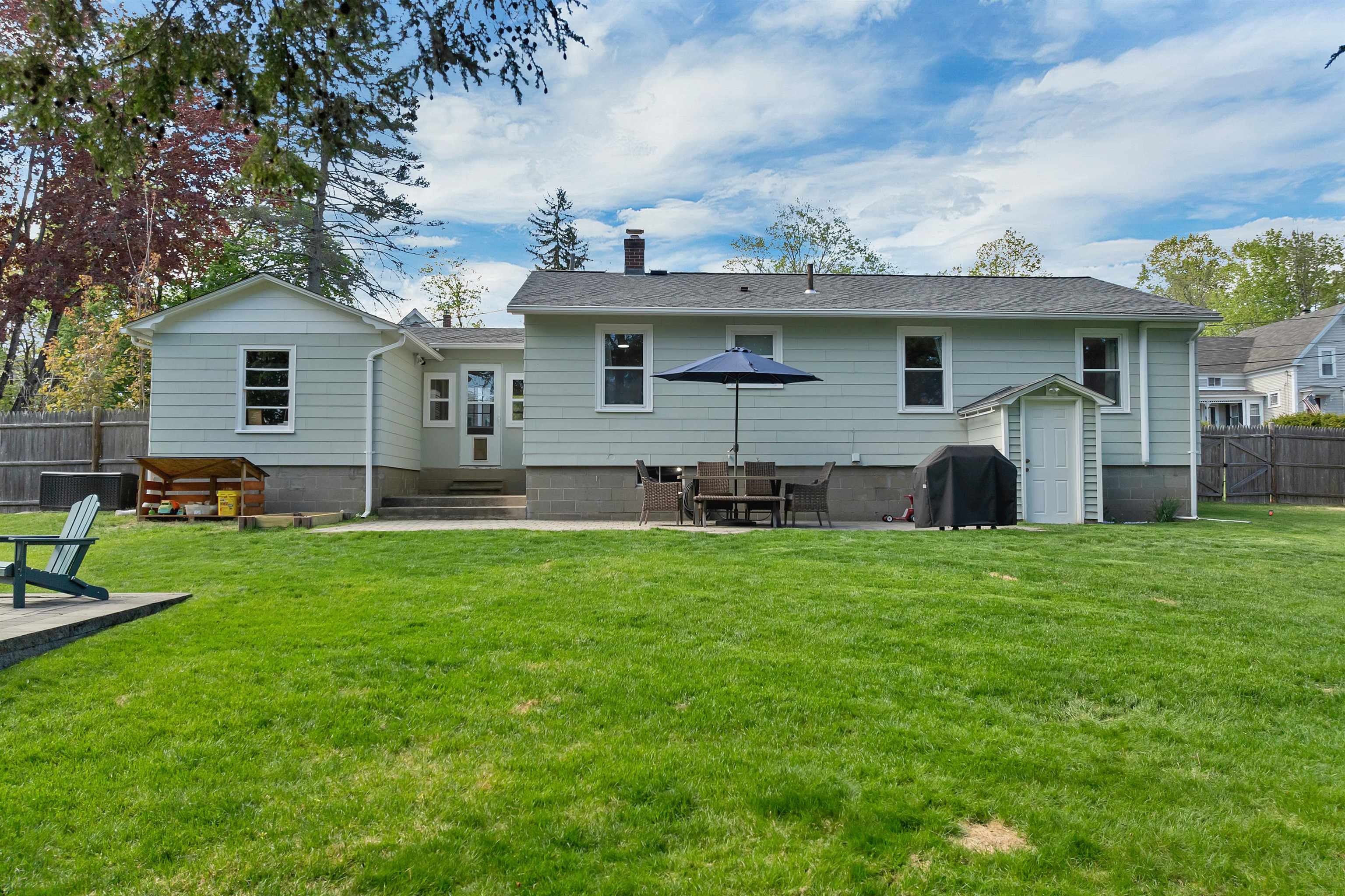 7 Pleasant Street