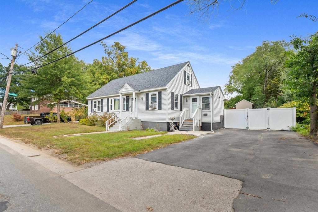Photo of 238 South Lincoln Street, Manchester, NH 03103 (MLS # 5112602)