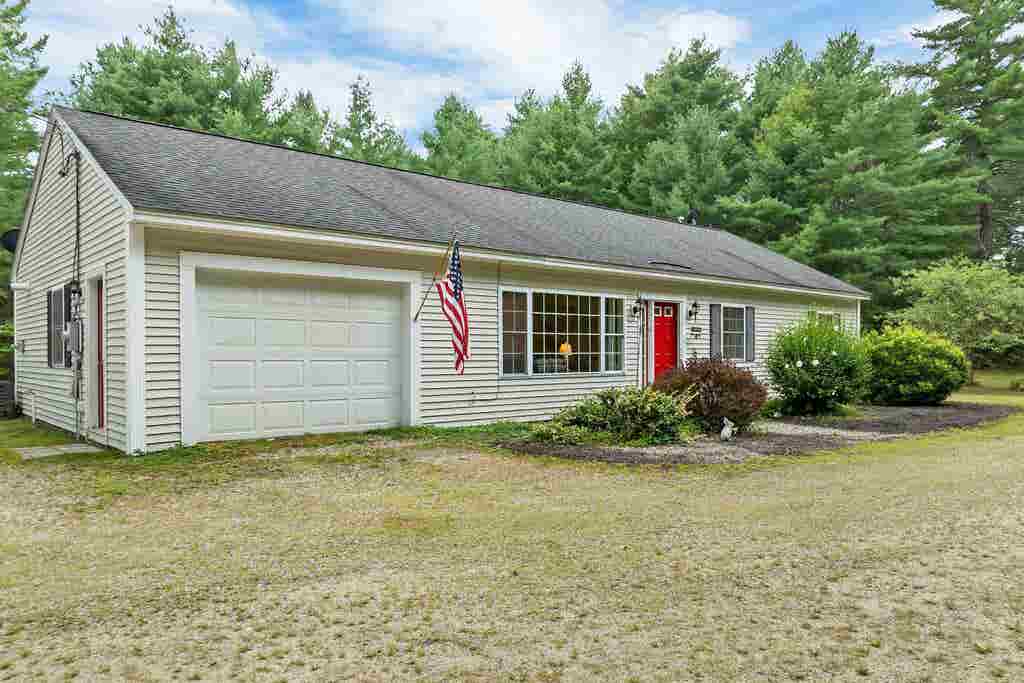 Photo of 13 Blueberry Road, Ossipee, NH 03814 (MLS # 5105085)