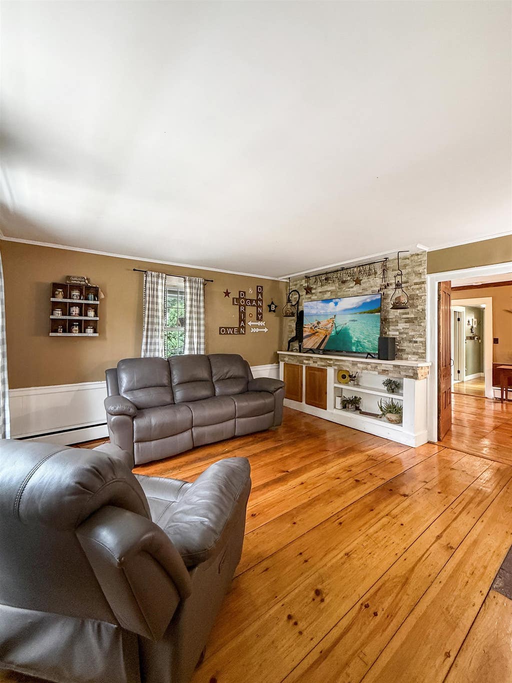 Photo of 7 Amesbury Road, Newton, NH 03858 (MLS # 5105604)