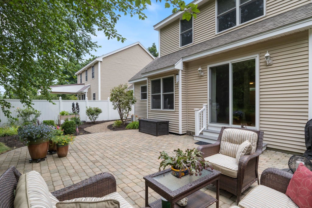 Photo of 18 Haines Brook Farm Lane, Greenland, NH 03840 (MLS # 5102917)