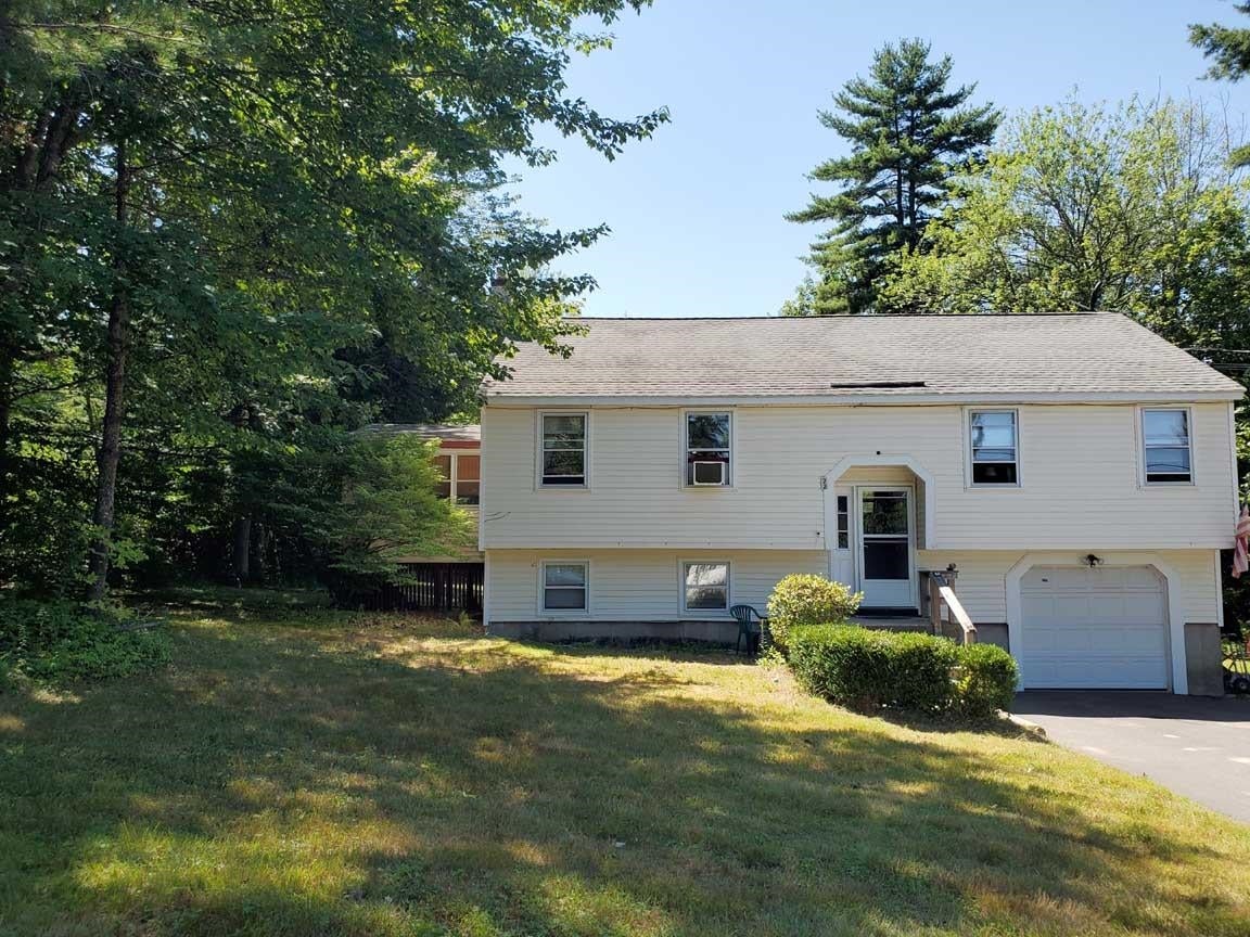 22 Ellen Lane